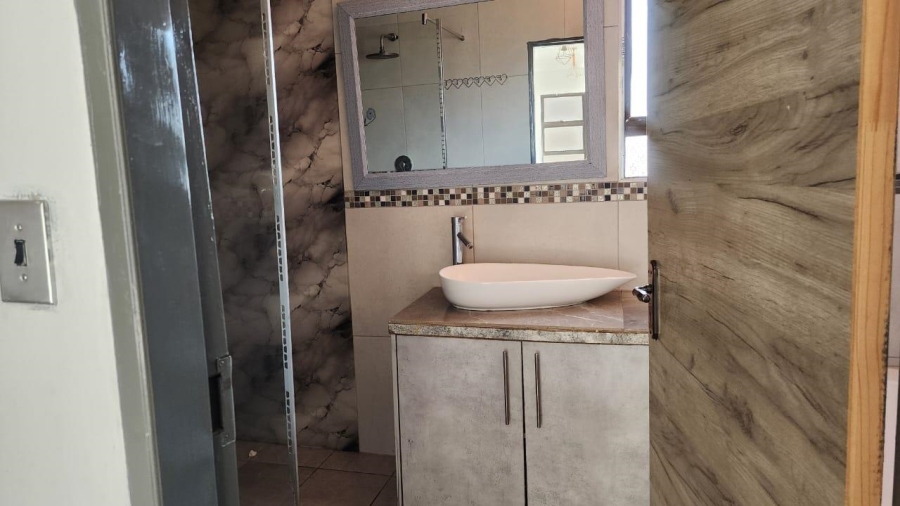 5 Bedroom Property for Sale in Waterkloof A H North West
